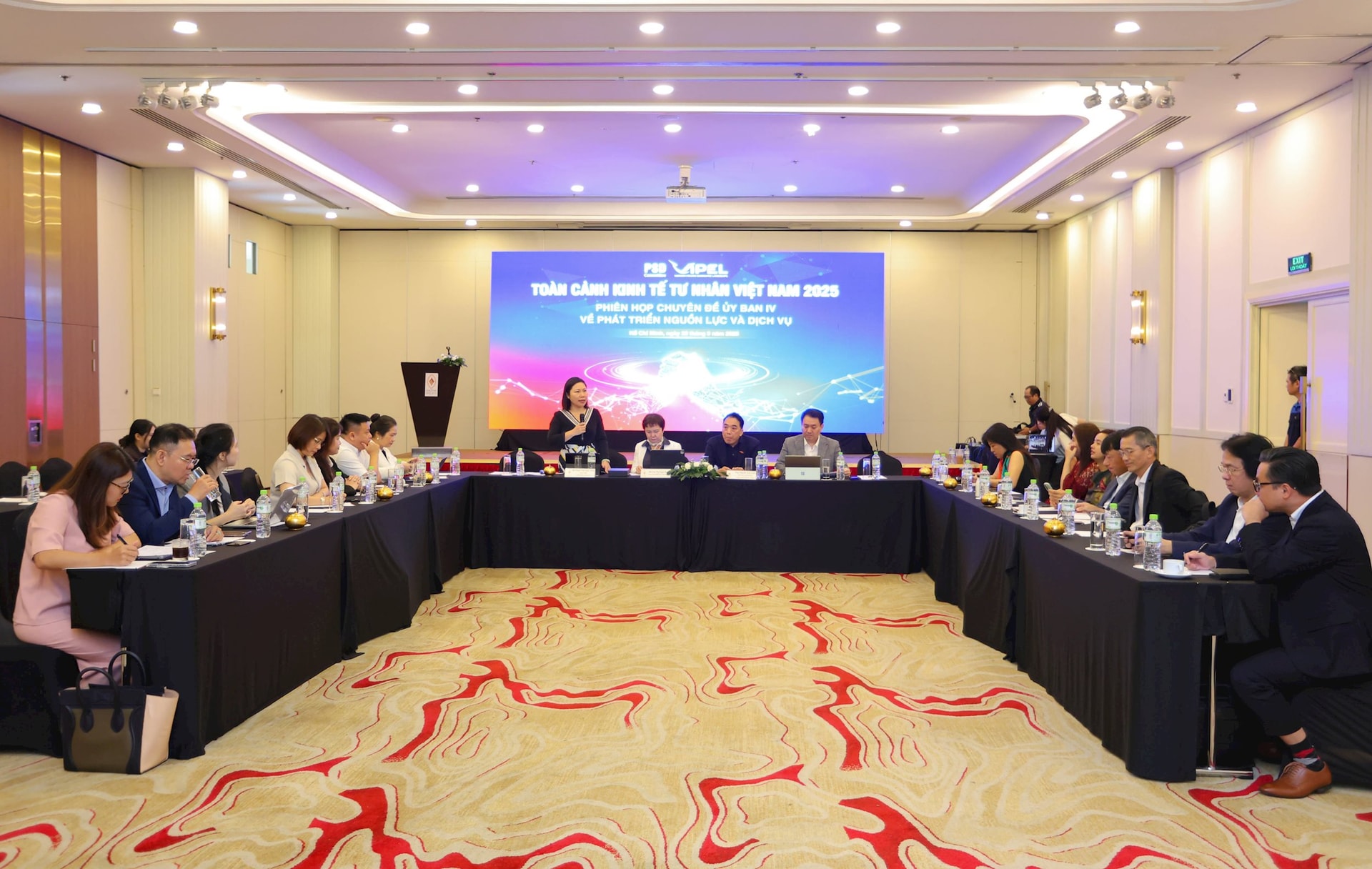 Các "nữ tướng" hiến kế thúc đẩy kinh tế tư nhân: Từ trăn trở trà Việt của Chủ tịch Thái Hưng đến đề xuất Hệ sinh thái du lịch - lifestyle của Chủ tịch PNJ Cao Thị Ngọc Dung - Ảnh 1