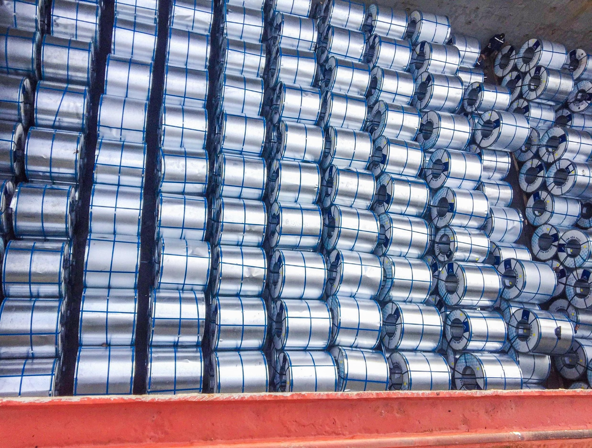 Hàng trăm nghìn tấn hàng của Việt Nam liên tục đổ bộ Campuchia: Thuế xuất khẩu 0%, sản lượng nước ta đạt hơn 20 triệu tấn - Ảnh 1