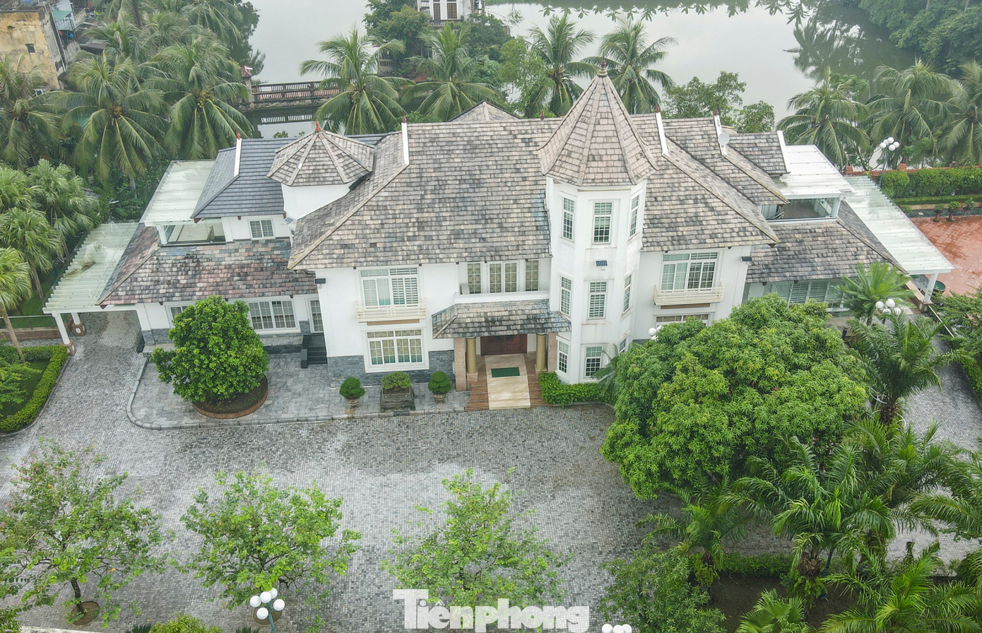 Choáng ngợp khi tận thấy dinh thự hoành tráng 50.000 m2 của ‘Bầu Đoan’ - Ảnh 3