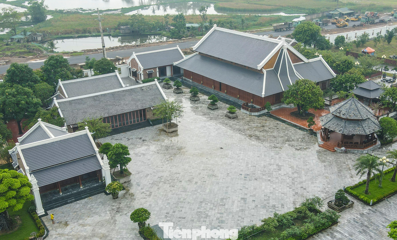 Choáng ngợp khi tận thấy dinh thự hoành tráng 50.000 m2 của ‘Bầu Đoan’ - Ảnh 4