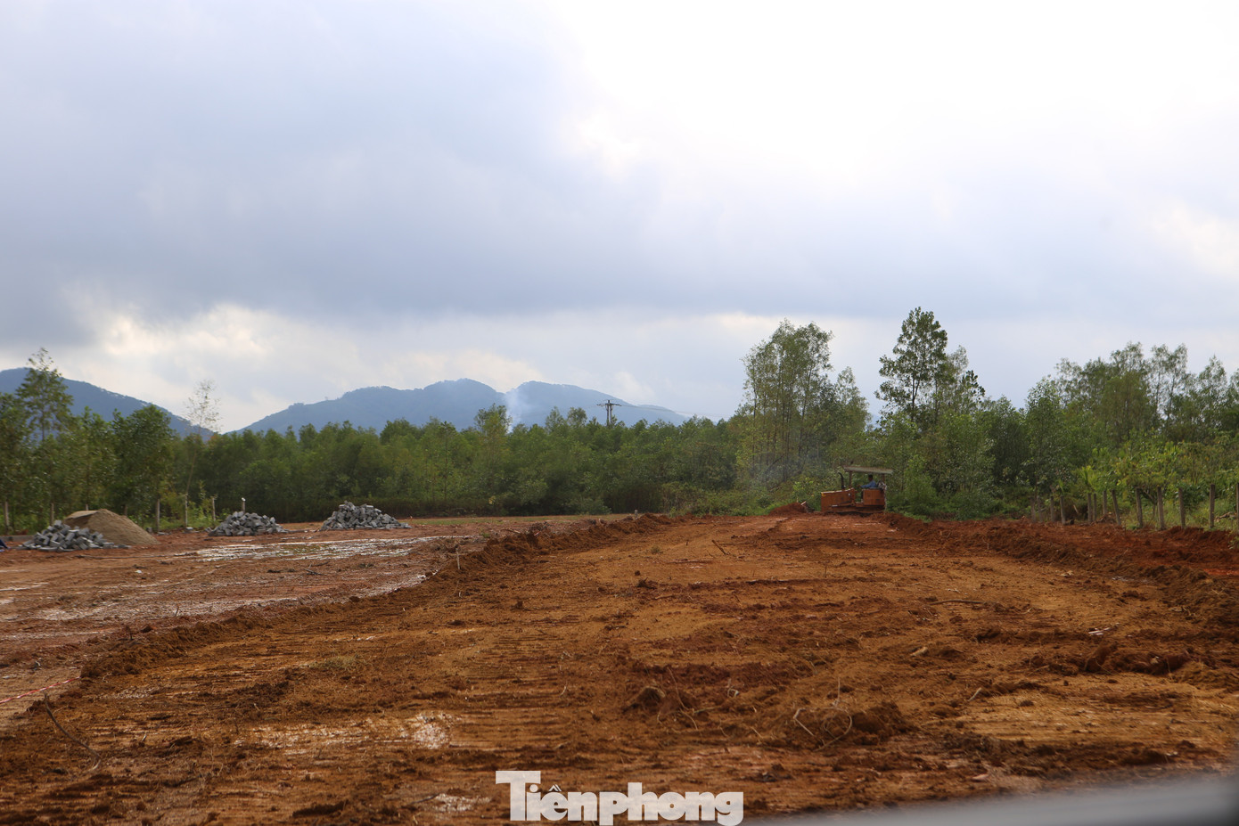 'Thổi giá', gom đất, phân lô bán nền tràn lan sau công bố quy hoạch - Ảnh 8