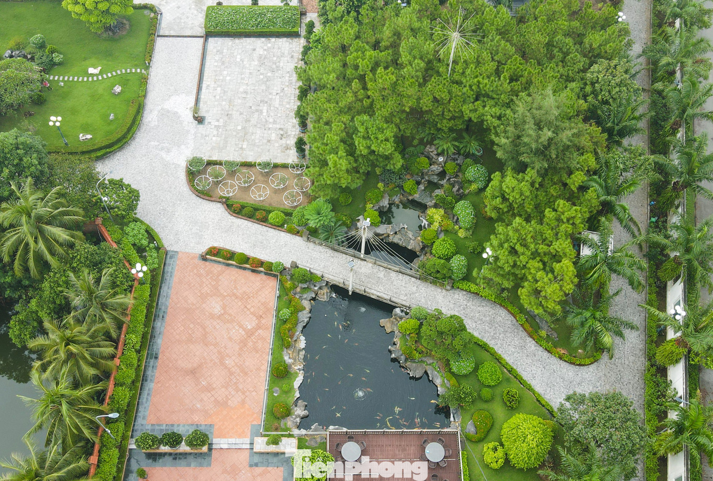 Choáng ngợp khi tận thấy dinh thự hoành tráng 50.000 m2 của ‘Bầu Đoan’ - Ảnh 5