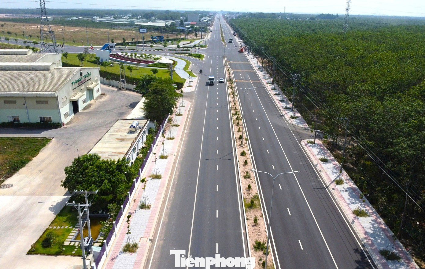 Nhà máy tỷ USD đầu tiên tại TPHCM sử dụng 100% năng lượng tái tạo - Ảnh 1