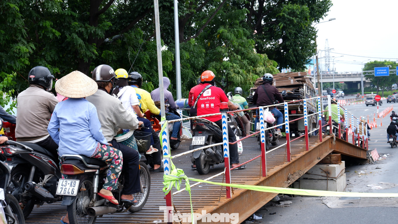 Hiện trạng cầu Bình Triệu 1 sau gần 3 tuần 'thần đèn' nâng tĩnh không - Ảnh 18