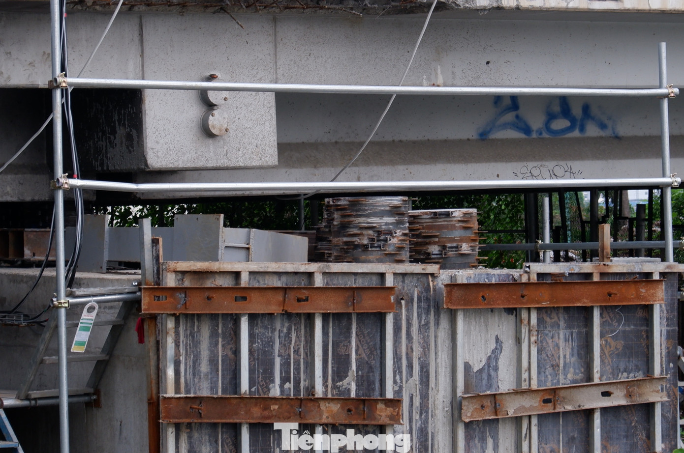 Hiện trạng cầu Bình Triệu 1 sau gần 3 tuần 'thần đèn' nâng tĩnh không - Ảnh 5