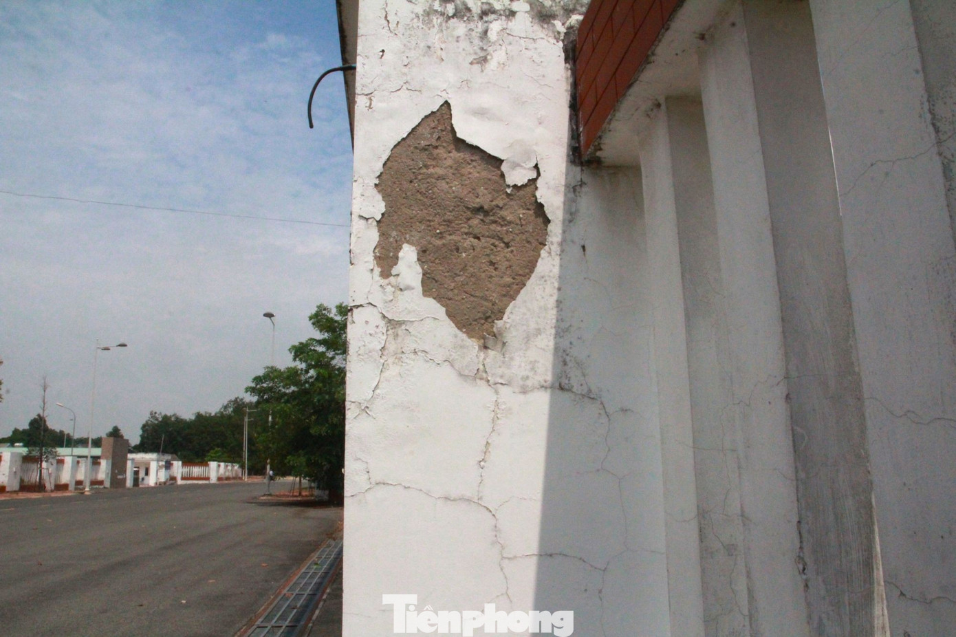 Cận cảnh bệnh viện 250 tỷ đồng tại TPHCM bị bỏ hoang nhiều năm - Ảnh 12