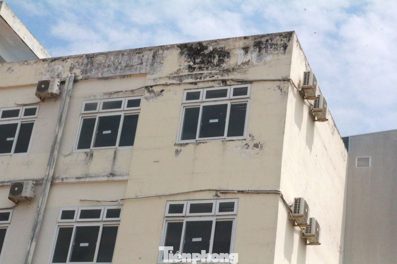 Cận cảnh bệnh viện 250 tỷ đồng tại TPHCM bị bỏ hoang nhiều năm - Ảnh 10