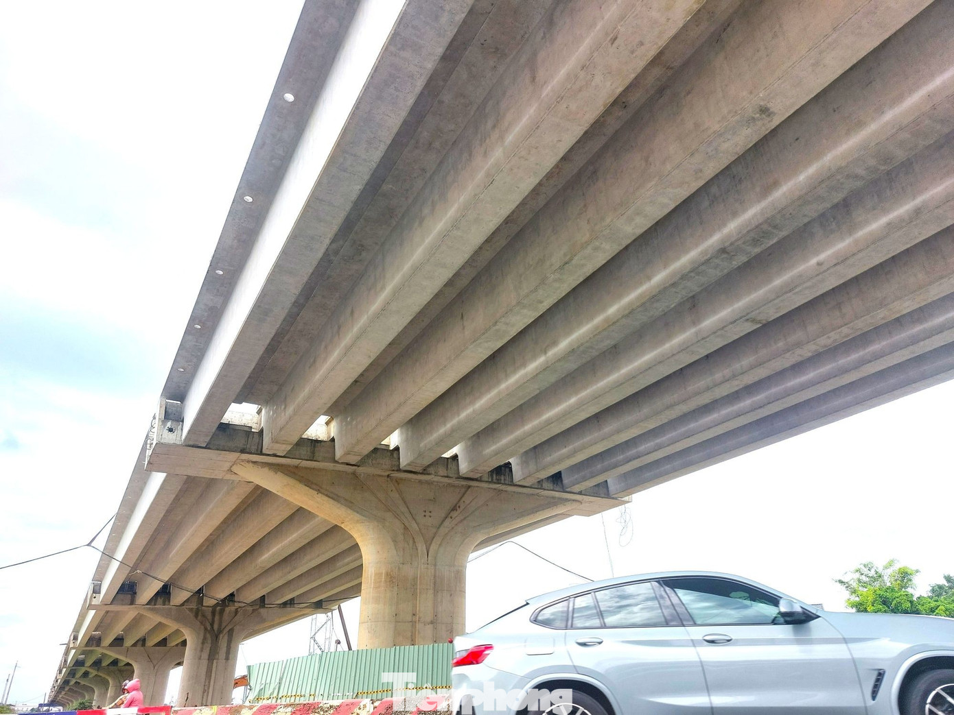 Lộ diện cầu vượt Vành đai 3 đầu tiên qua đường đô thị ở TPHCM - Ảnh 10