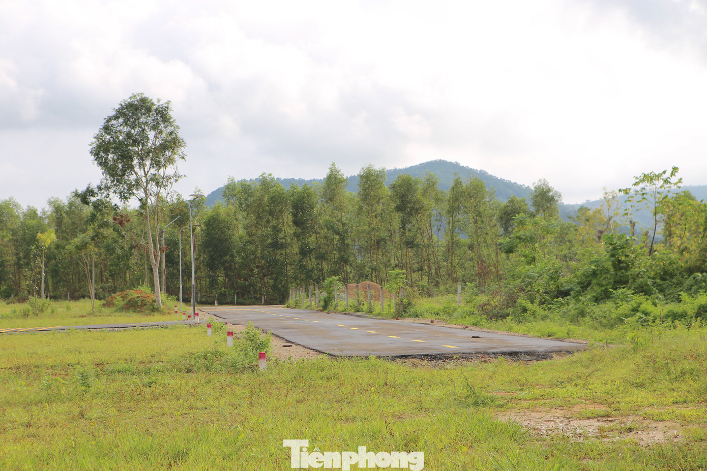 'Thổi giá', gom đất, phân lô bán nền tràn lan sau công bố quy hoạch - Ảnh 6