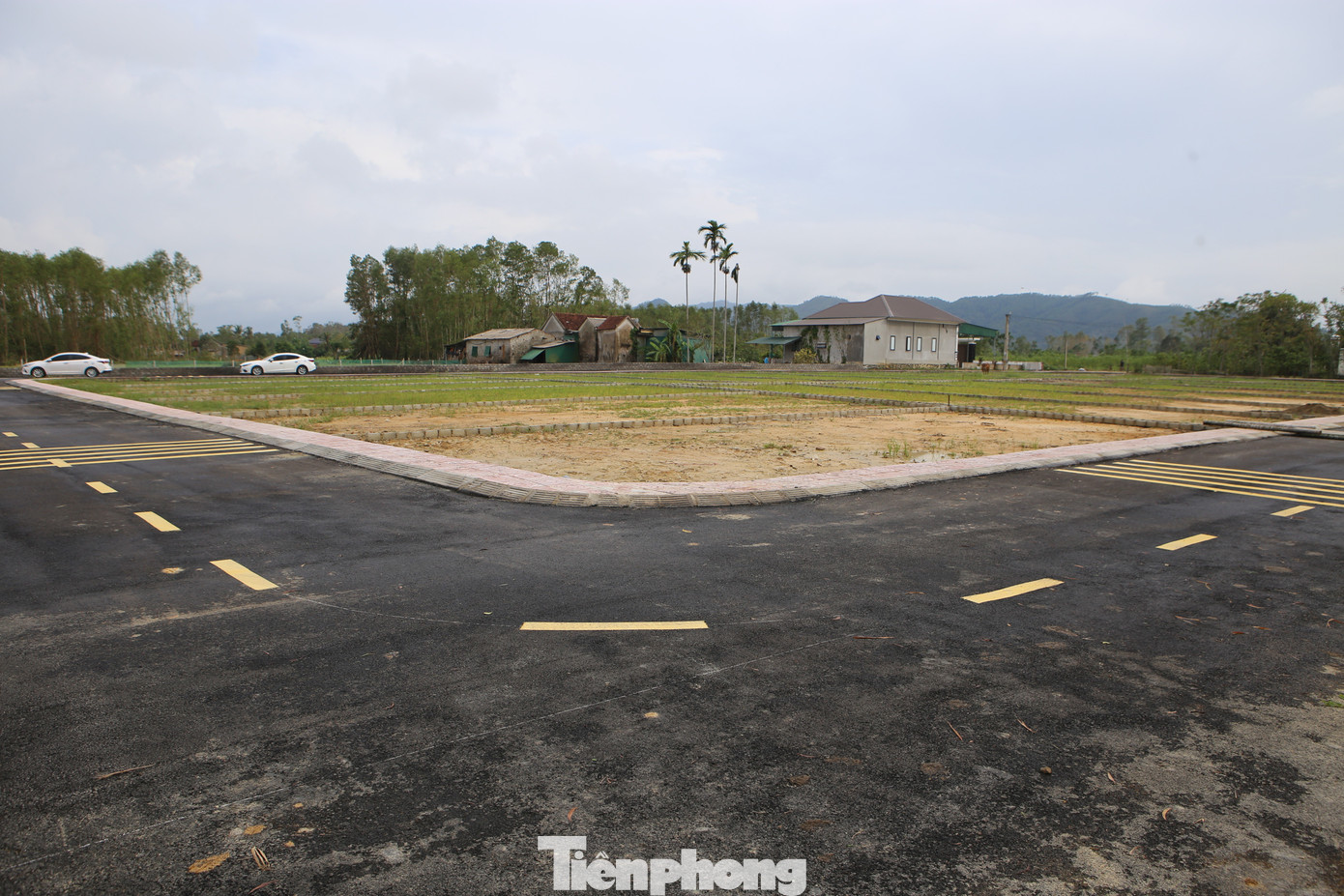 'Thổi giá', gom đất, phân lô bán nền tràn lan sau công bố quy hoạch - Ảnh 2