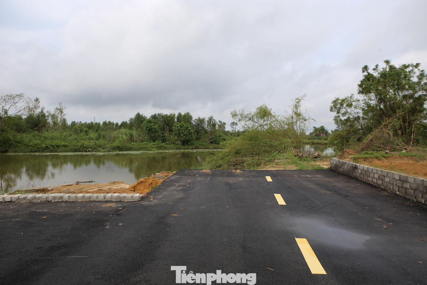 'Thổi giá', gom đất, phân lô bán nền tràn lan sau công bố quy hoạch - Ảnh 7