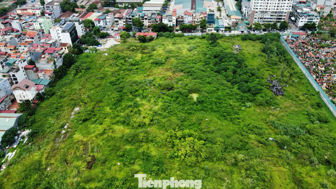 Cận cảnh khu đất bỏ hoang nhiều năm ở Hà Nội được thí điểm làm nhà ở - Ảnh 8