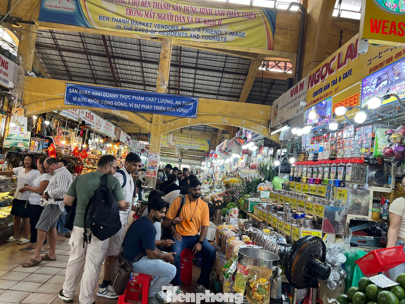 Cảnh trái ngược ở 'thiên đường mua sắm' Sài thành: Chỗ chen chân, nơi vắng lặng - Ảnh 4
