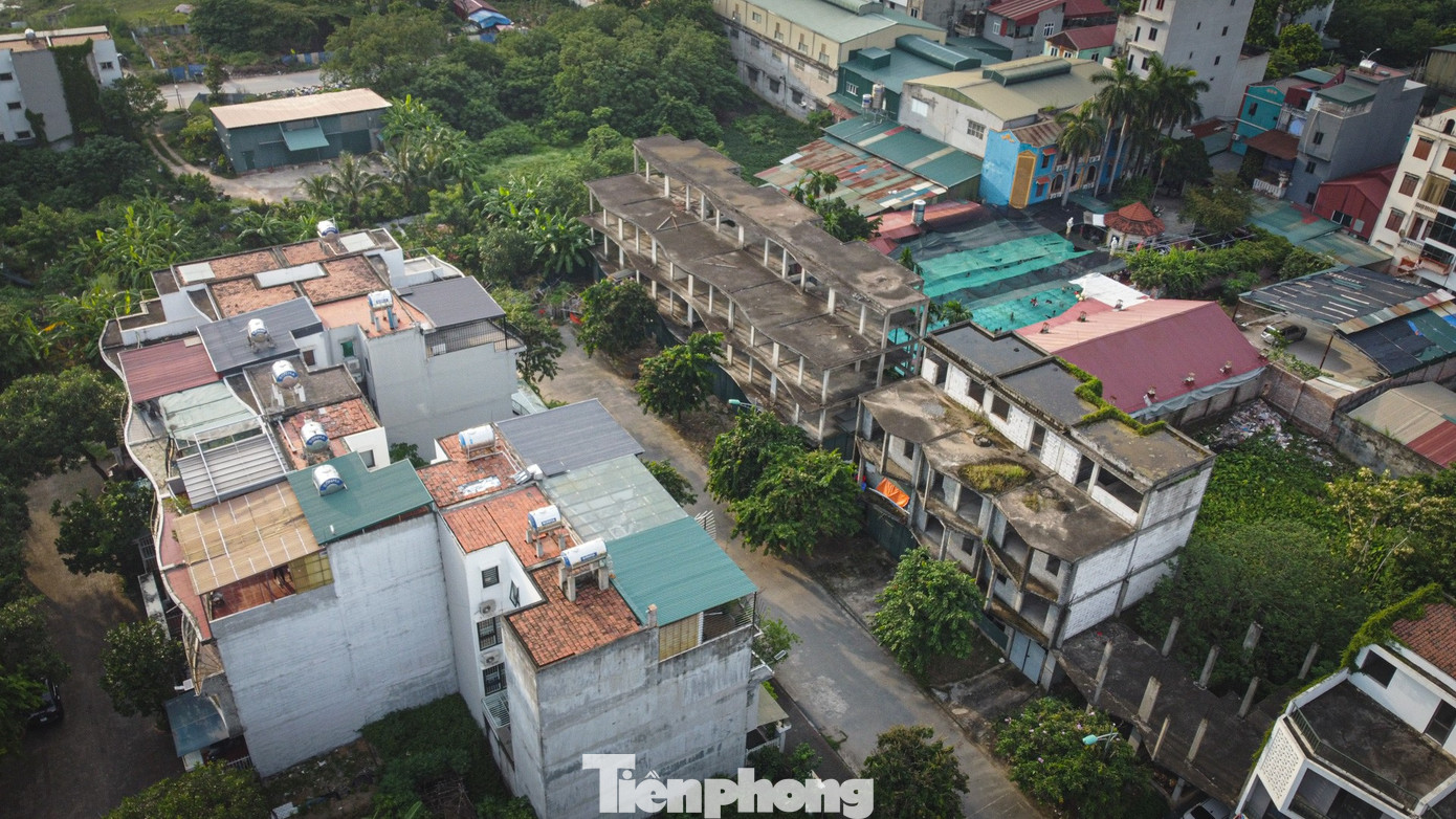 Khu biệt thự, nhà liền kề bị cơi nới, 'đội' tôn như khu tập thể cũ ở Hà Nội - Ảnh 6