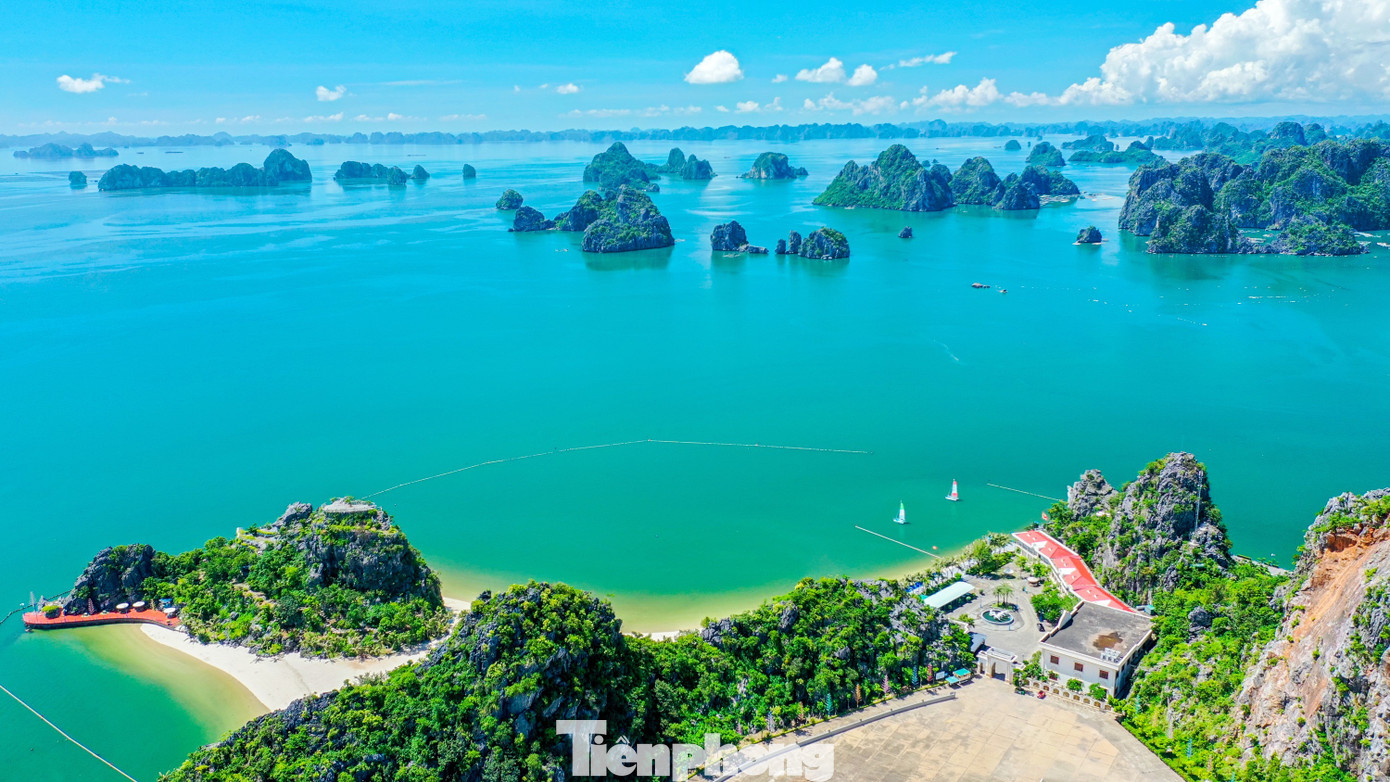 Ngắm vịnh Bái Tử Long từ tuyến đường bao biển đẹp nhất Việt Nam - Ảnh 11