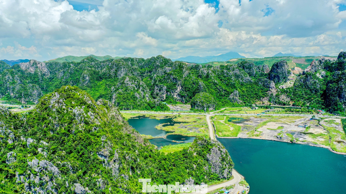 Ngắm vịnh Bái Tử Long từ tuyến đường bao biển đẹp nhất Việt Nam - Ảnh 7