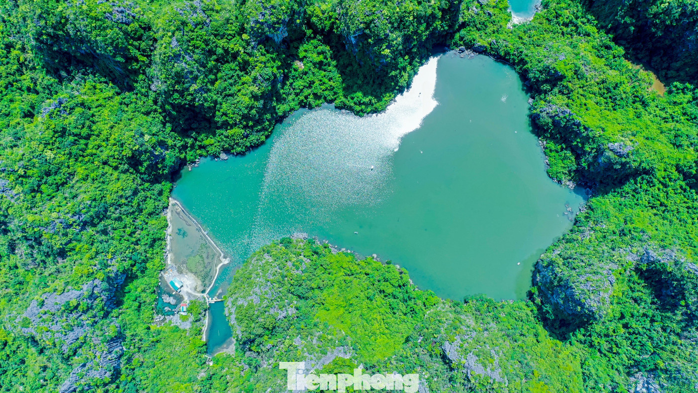 Ngắm vịnh Bái Tử Long từ tuyến đường bao biển đẹp nhất Việt Nam - Ảnh 4