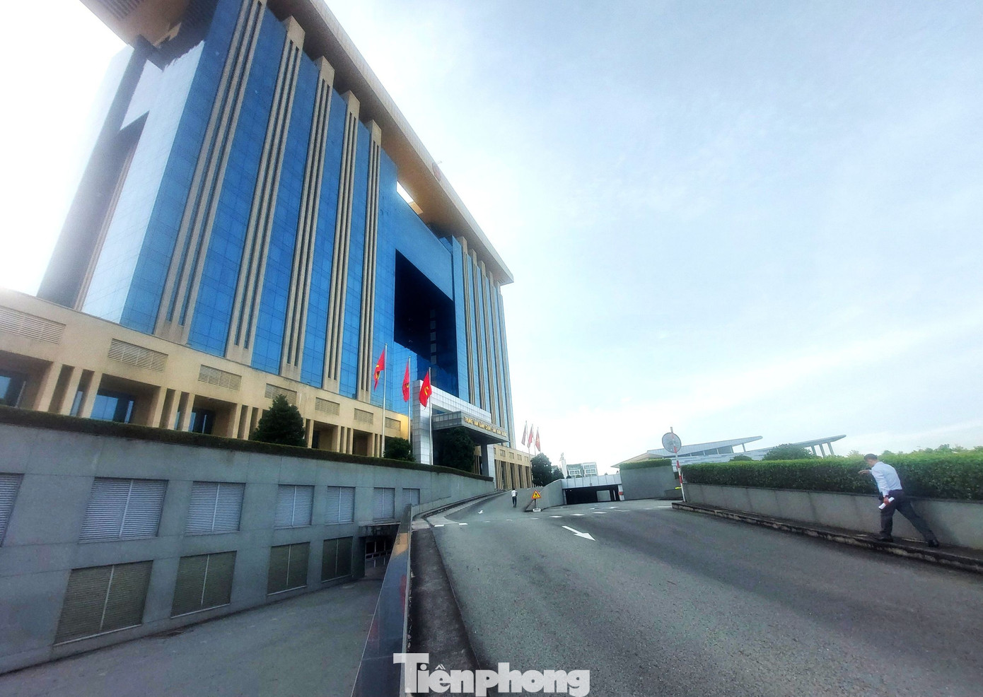 Tháp 22 tầng Trung tâm hành chính tỉnh Bình Dương cũ dùng làm gì? - Ảnh 1