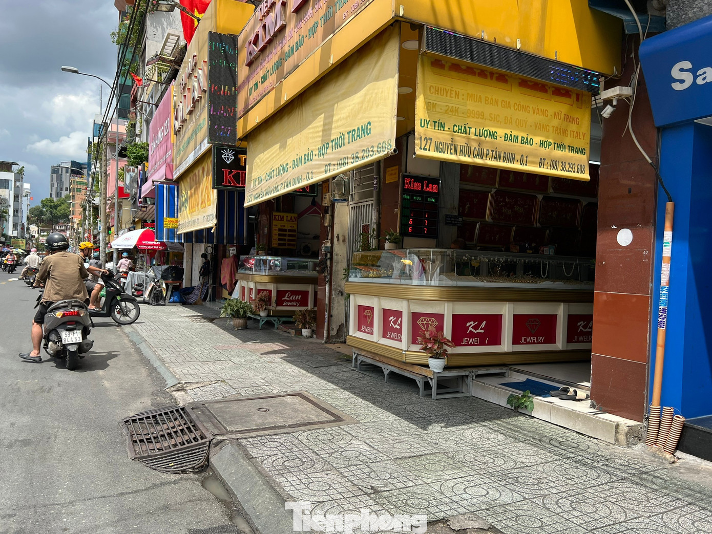 Lý do nhiều người 'quay xe' khi vừa tới tiệm vàng - Ảnh 8