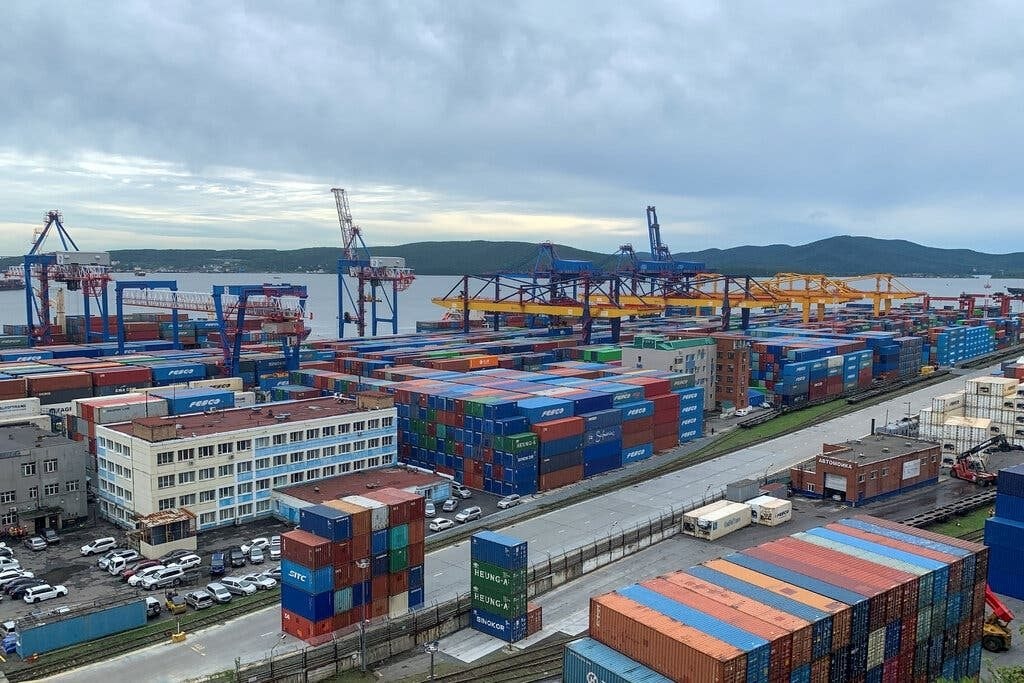 Chịu 25.000 lệnh trừng phạt, nền kinh tế 2.200 tỷ USD hồi sinh chiêu thức thương mại cổ, ban hành ‘sổ tay’ hướng dẫn 14 trang, có thể đã giao dịch được 7 tỷ USD - Ảnh 1