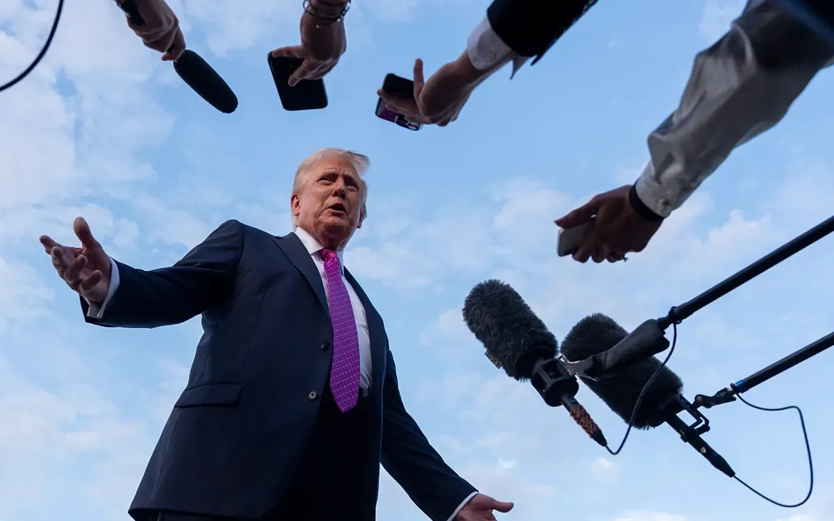 Tổng thống Donald Trump ra “tối hậu thư” đối với EU về việc trừng phạt Nga - Ảnh 1