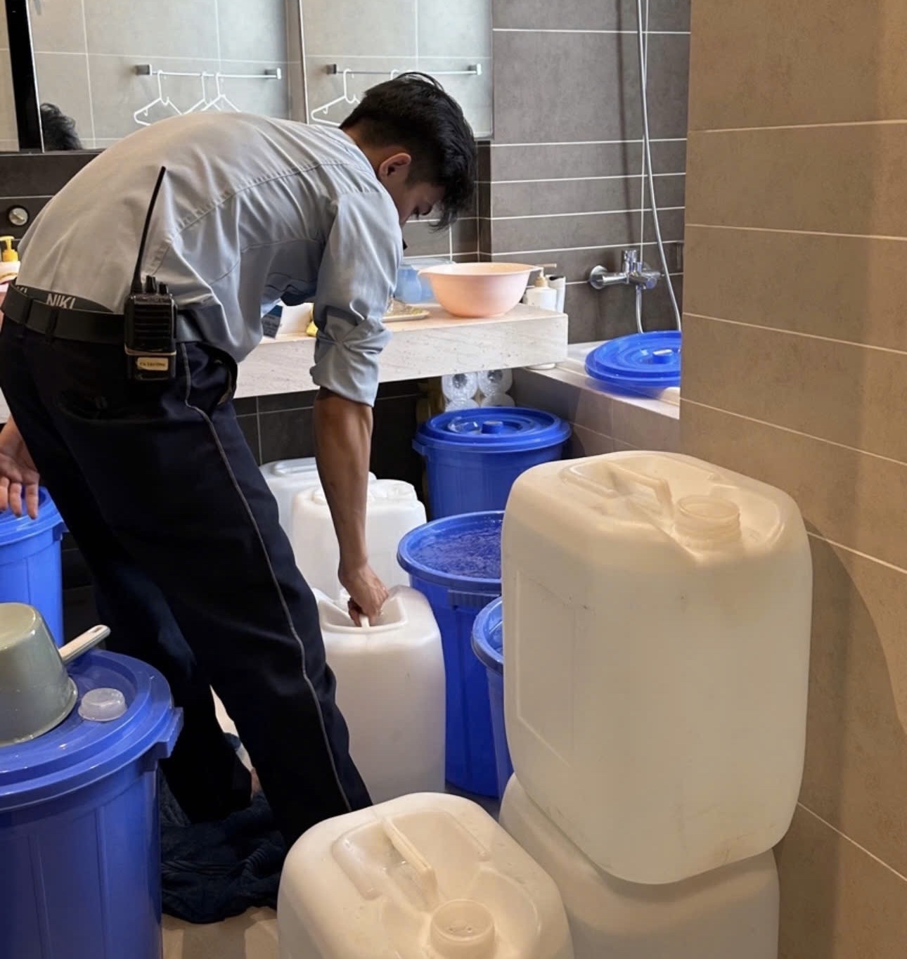 CBRE lên tiếng về việc căn hộ của Phó Chủ tịch Hiệp hội Bất động sản TP HCM bị cắt nước 8 tháng - Ảnh 1