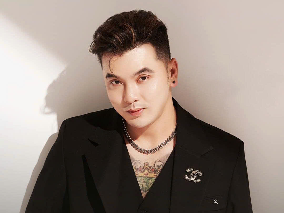 Ưng Hoàng Phúc: Từ bản hit trên sân khấu đến 'nốt nhạc' kinh doanh - Ảnh 1