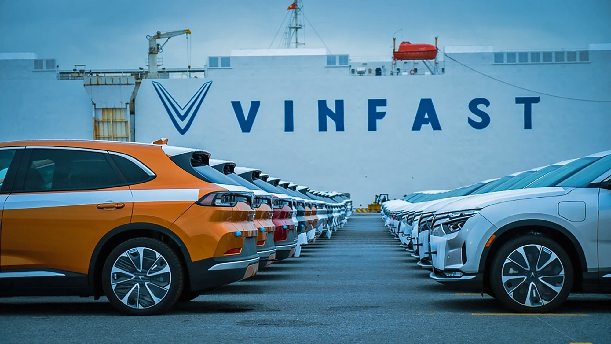 Độc quyền trên Tiền Phong: Vingroup nói thẳng về lỗ, lãi, tin đồn lãnh đạo - Ảnh 4