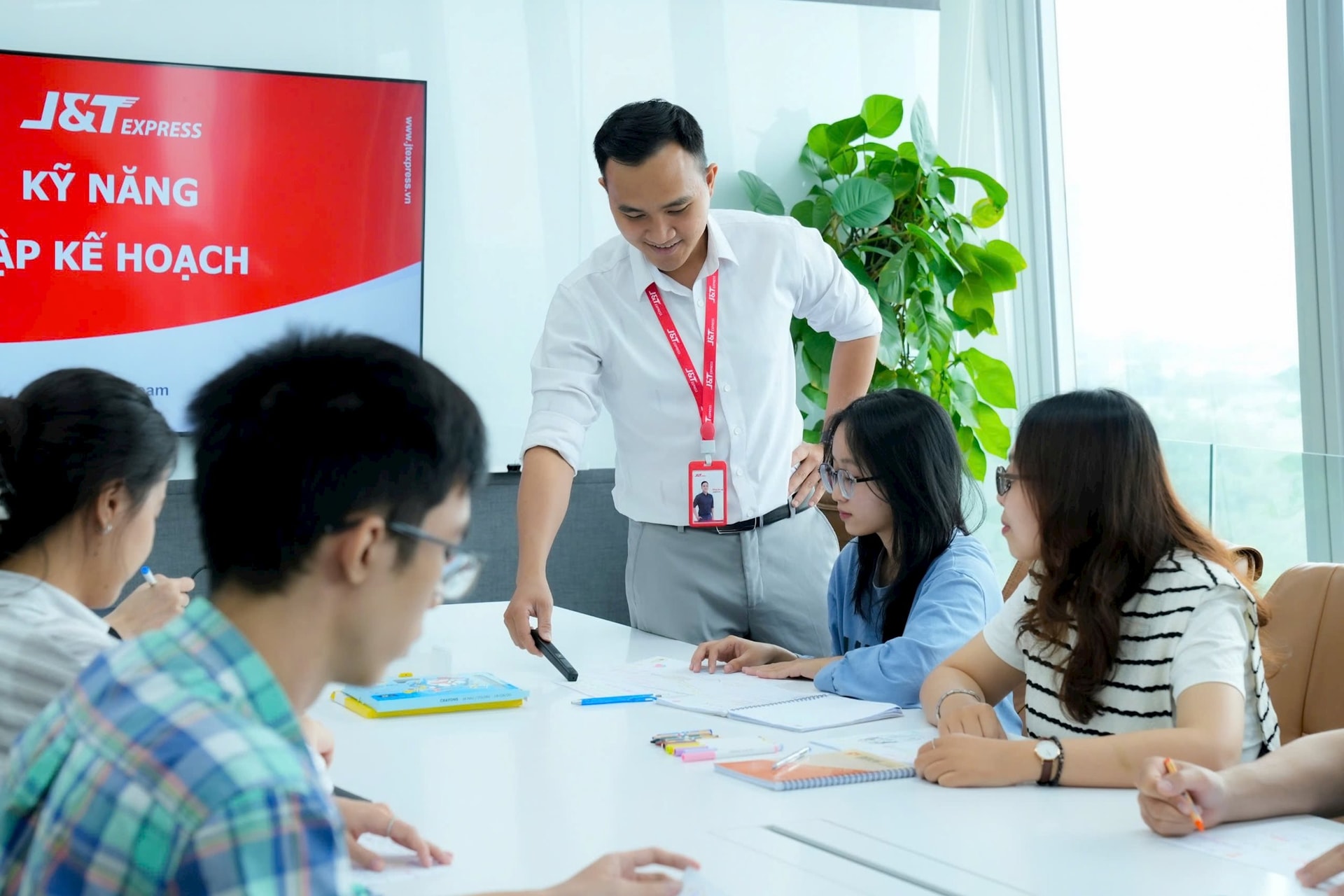 Giải mã cơn sốt tuyển dụng nhân sự trẻ tại các doanh nghiệp mang tên "thực tập sinh" - Ảnh 2