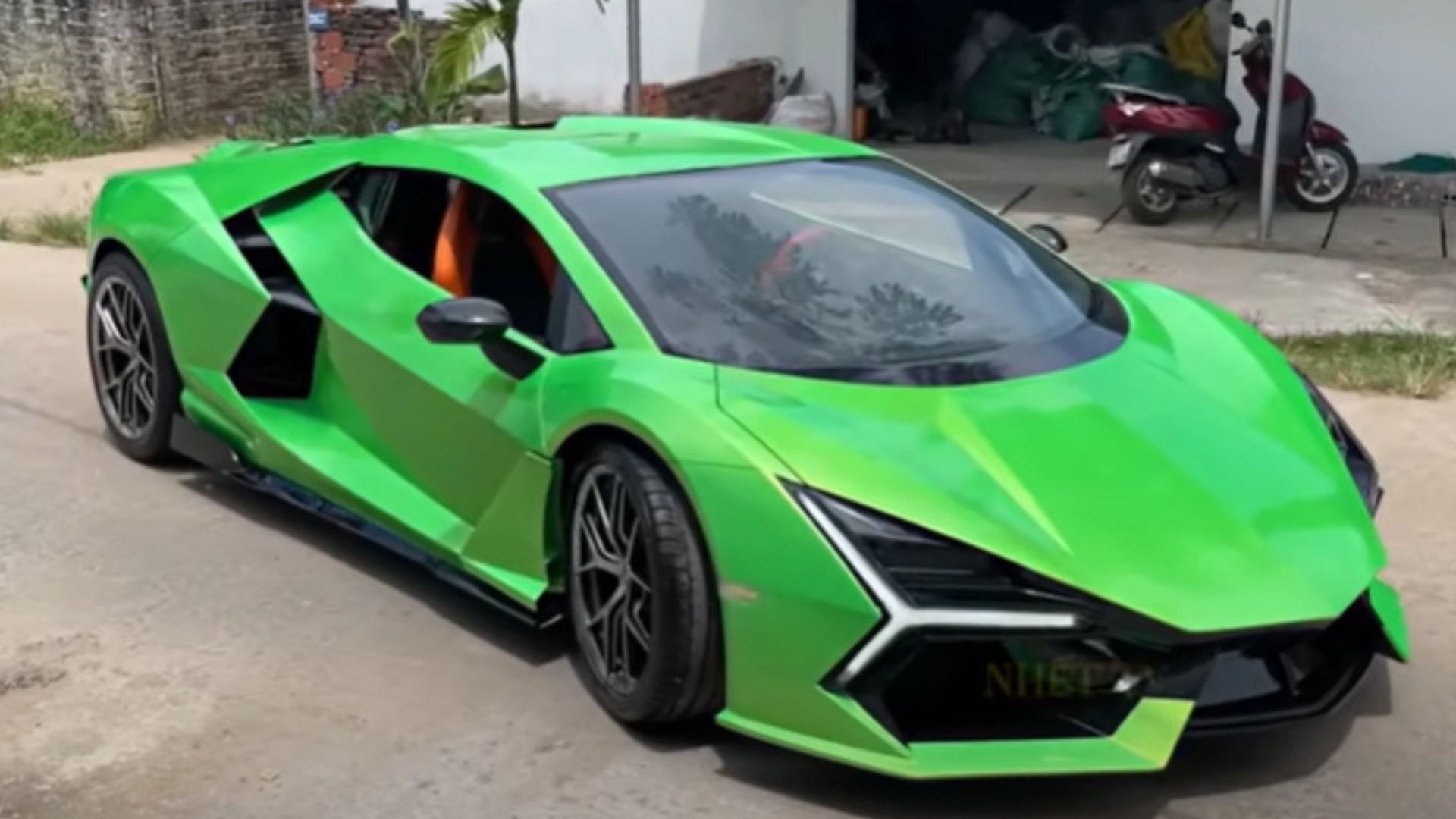 Biến chiếc Nissan cũ hỏng thành Lamborghini Revuelto, các thợ xe Việt Nam được thế giới ngả mũ khâm phục - Ảnh 7