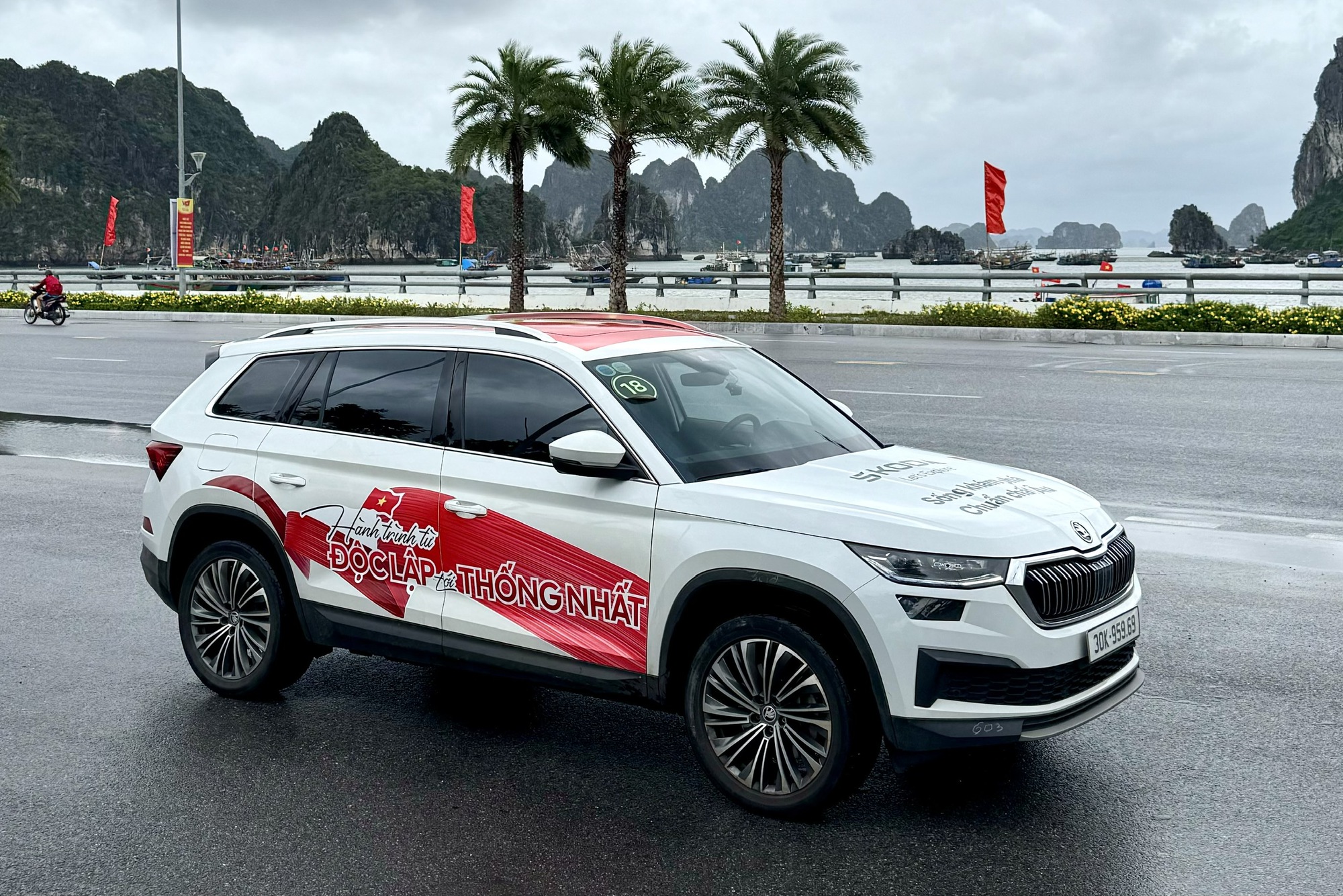 Lấy Skoda Kodiaq thế hệ cũ làm xe media chạy ‘băm bổ’: Khung gầm cứng vững, hệ treo chắc chắn, ăn xăng gây bất ngờ - Ảnh 1