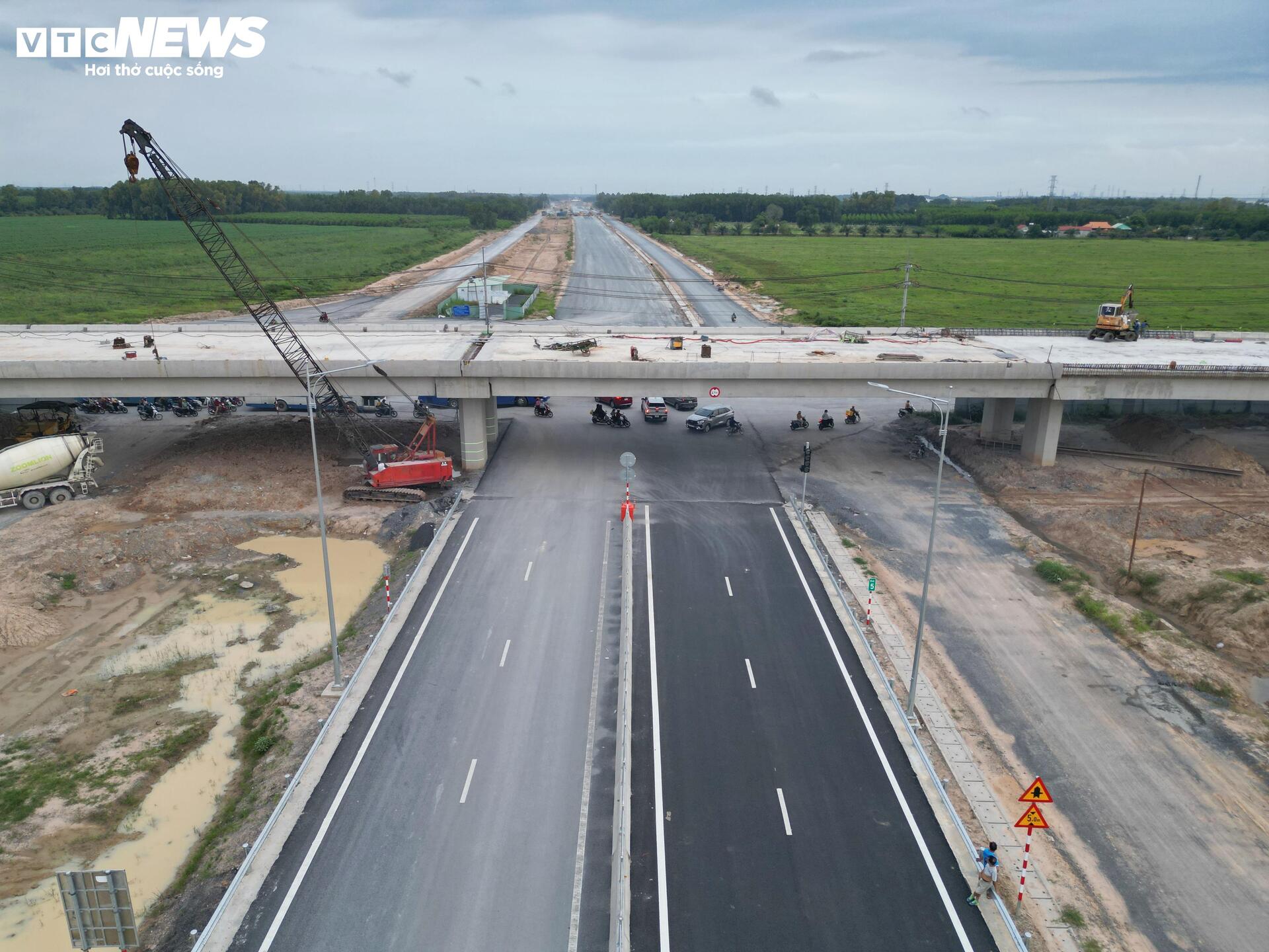 Vành đai 3 qua Đồng Nai thi công thần tốc, sẵn sàng thông xe toàn tuyến - Ảnh 4