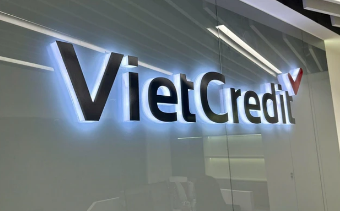 Phó Tổng giám đốc VietCredit bị phạt vì mua cổ phiếu 'chui' - Ảnh 1