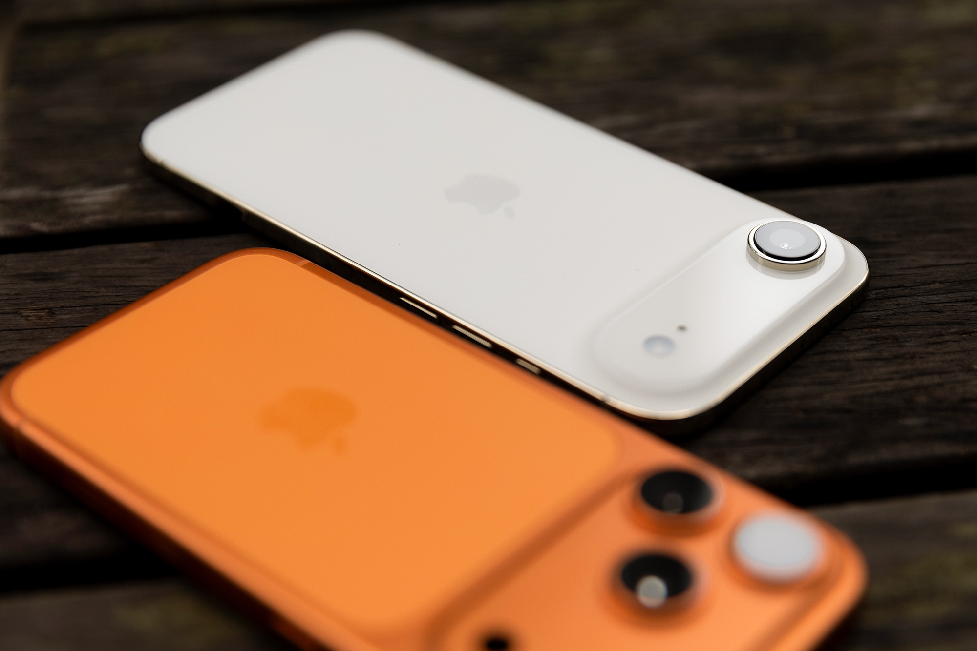 Mở hộp chiếc iPhone mỏng nhất thế giới vừa mở bán chính hãng tại Việt Nam - Ảnh 13