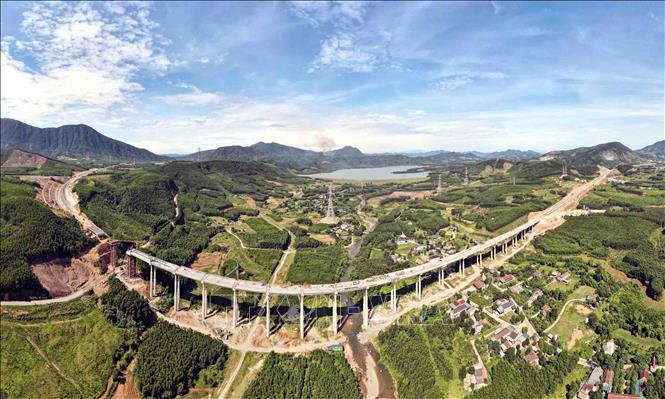 875.000 tỷ đồng đổ vào hạ tầng: Các siêu liên minh chia nhau bữa tiệc cao tốc lịch sử, một DN "ôm" lượng backlog gấp 3 lần doanh thu 2024 - Ảnh 2