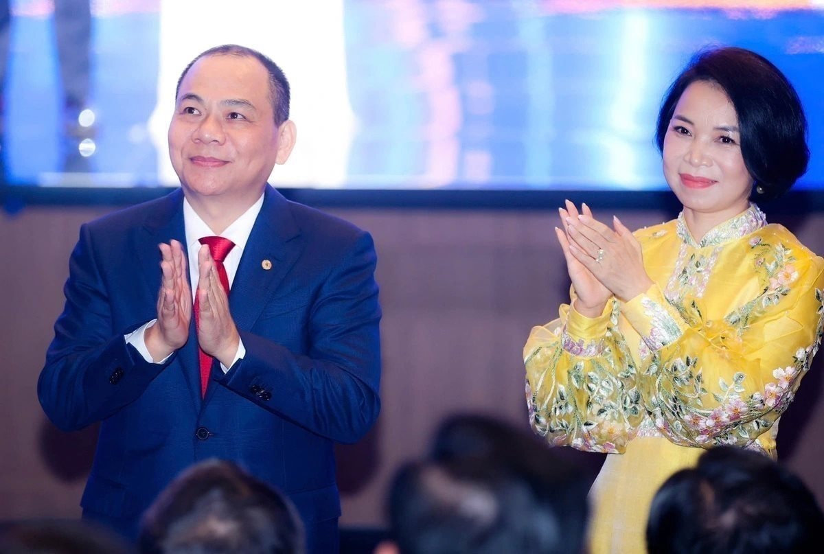 Vingroup lập kỷ lục chưa từng có trong lịch sử VN, tỷ phú Phạm Nhật Vượng và vợ nhận tin vui cùng 1 ngày - Ảnh 1