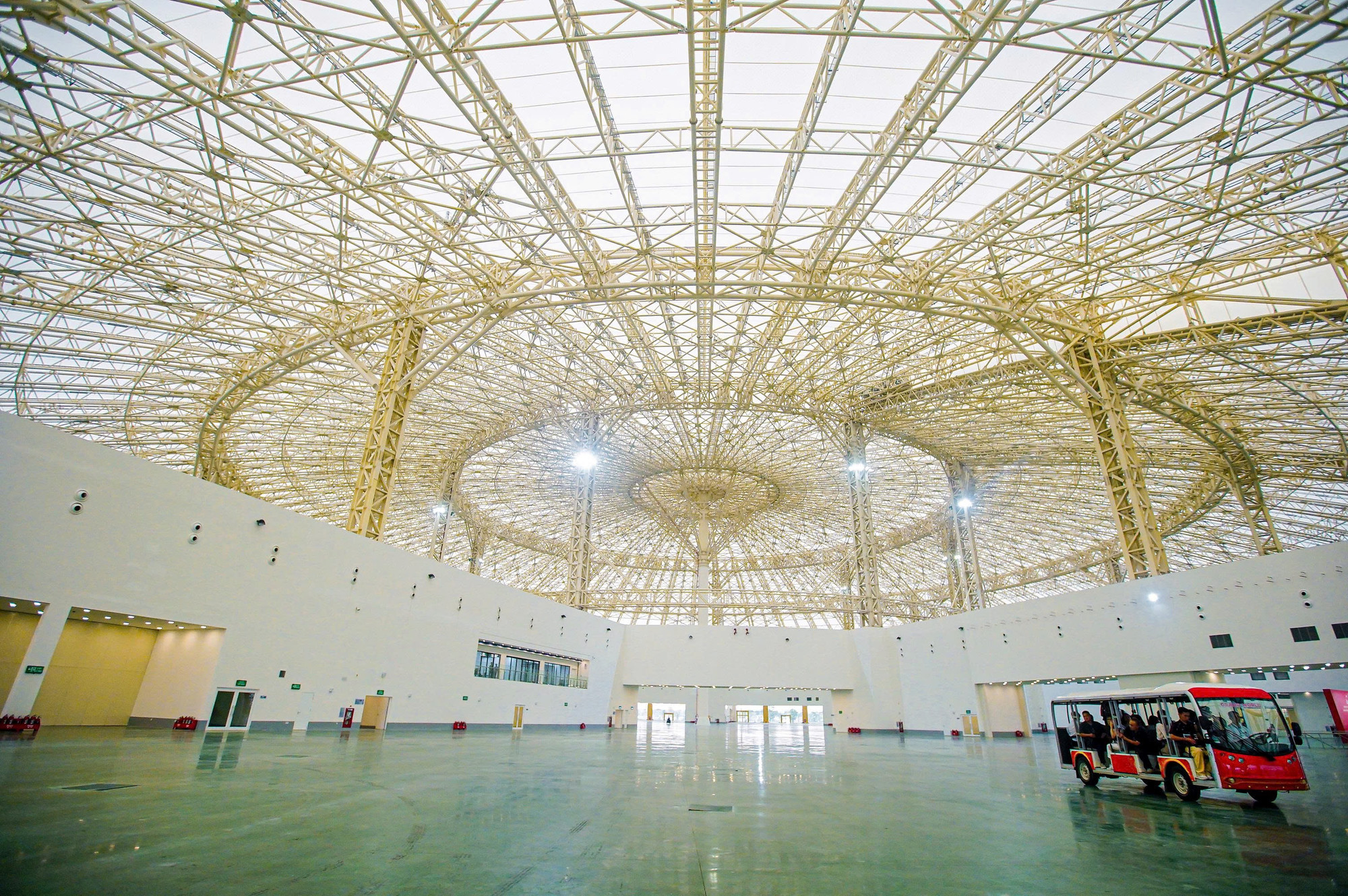 Xây mái vòm Kim Quy lớn nhất thế giới trong 10 tháng: Nhà thầu kể về áp lực tiến độ 'khủng khiếp' và nguyên tắc ‘không để lãng phí dù chỉ 1 phút’ - Ảnh 3