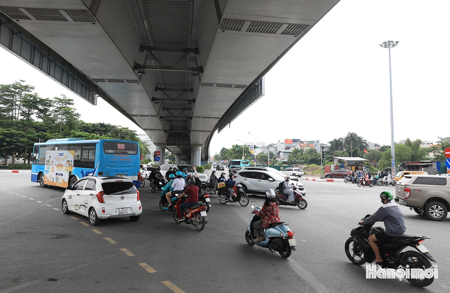 Cận cảnh nút giao Cổ Linh chuẩn bị xây hầm chui gần 750 tỷ đồng vào dịp 10-10 - Ảnh 4