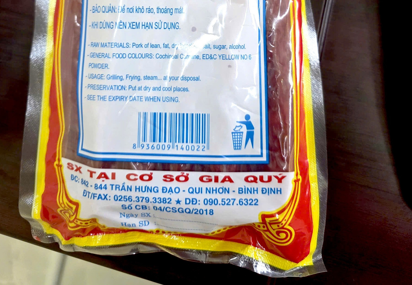 Rùng mình với cơ sở làm lạp xưởng với nguyên liệu bị phân huỷ, hôi thối - Ảnh 3