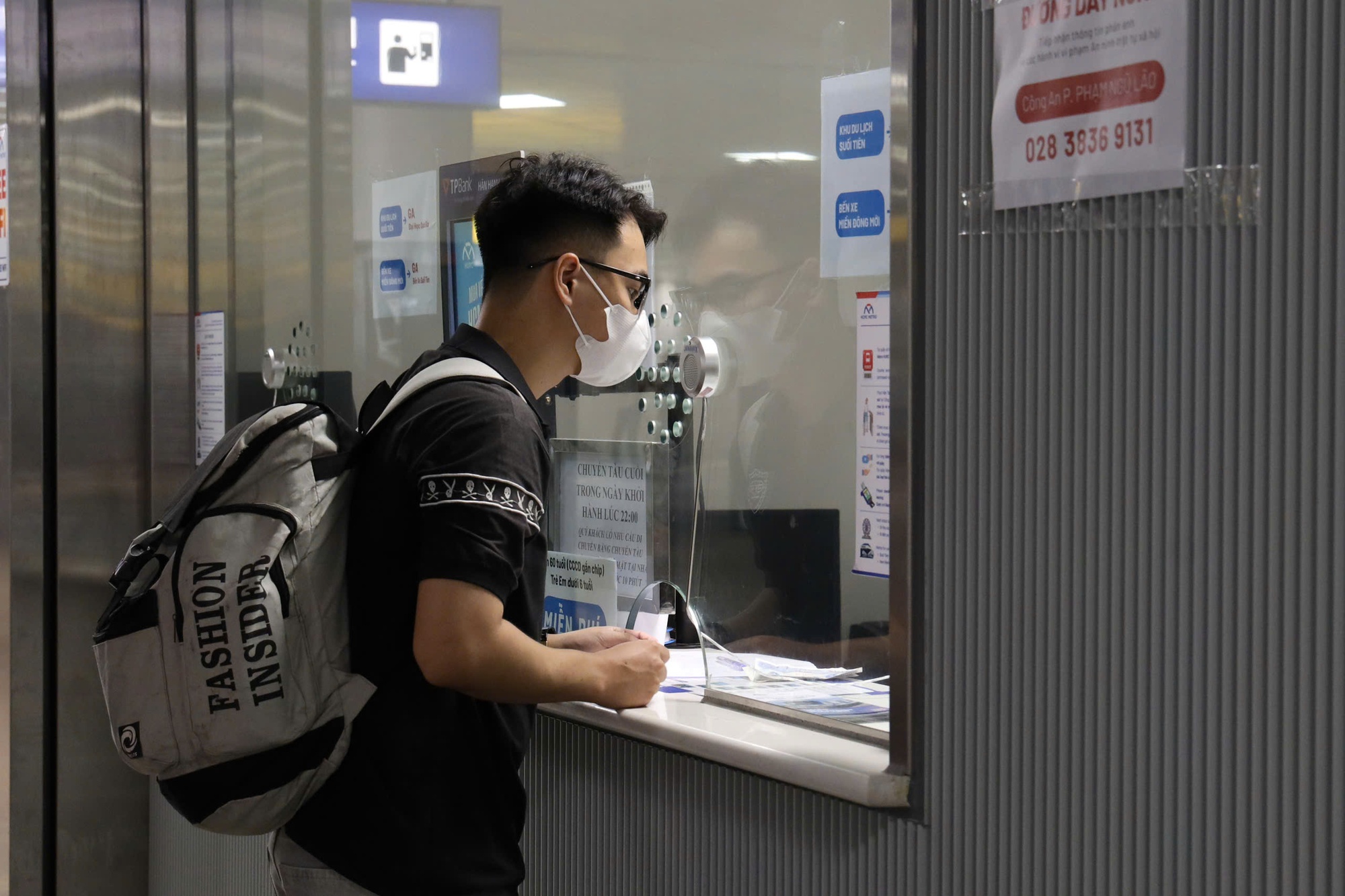 Vì sao 4 ga của metro Bến Thành - Suối Tiên ngừng bán vé giấy từ ngày 15-9? - Ảnh 1