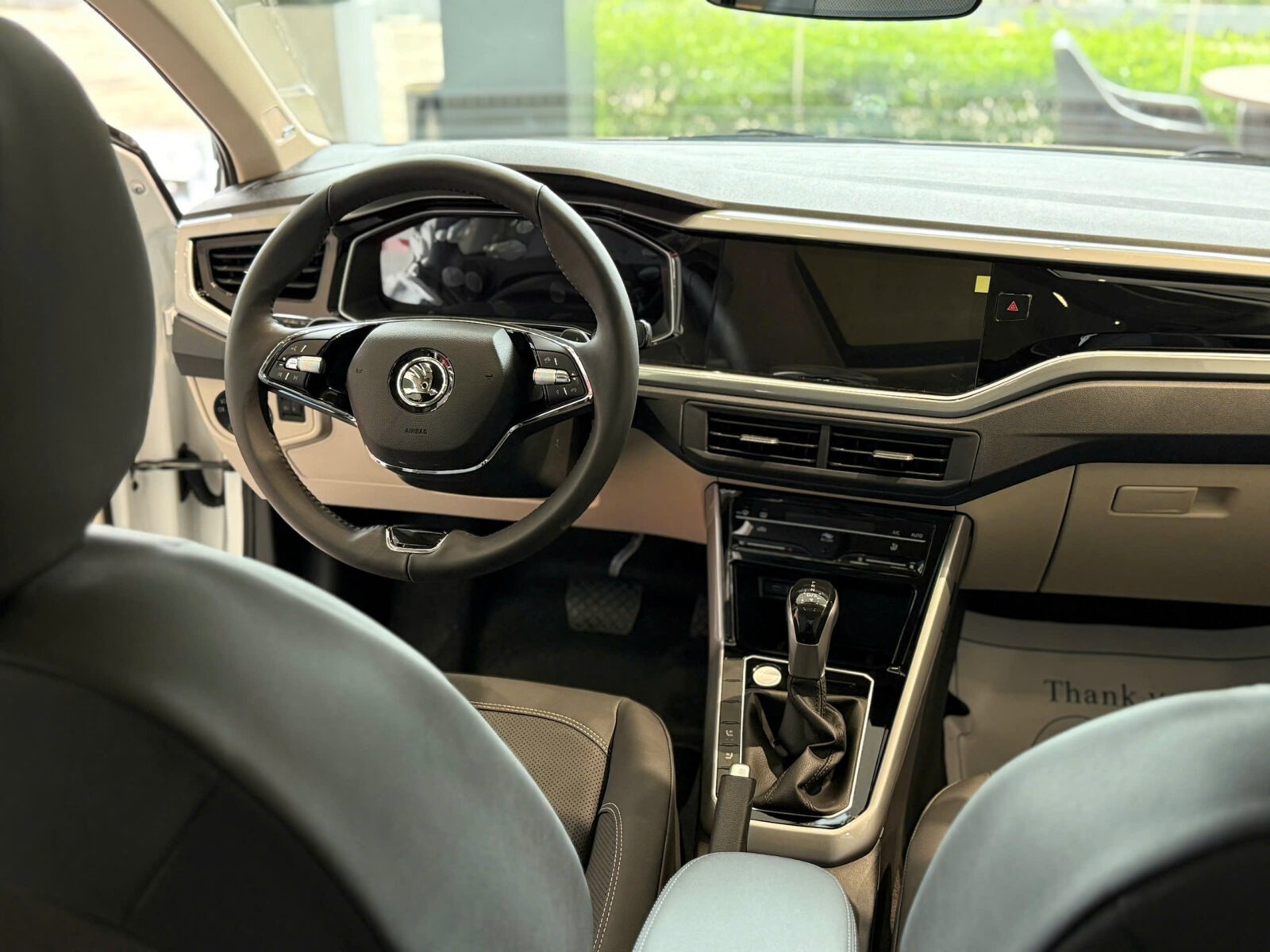 Một mẫu sedan cỡ B vừa ra mắt tại Việt Nam: Xe châu Âu, lắp ráp trong nước, giá thấp nhất 421 triệu đồng đấu 'căng đét' với Toyota Vios, Honda City - Ảnh 6