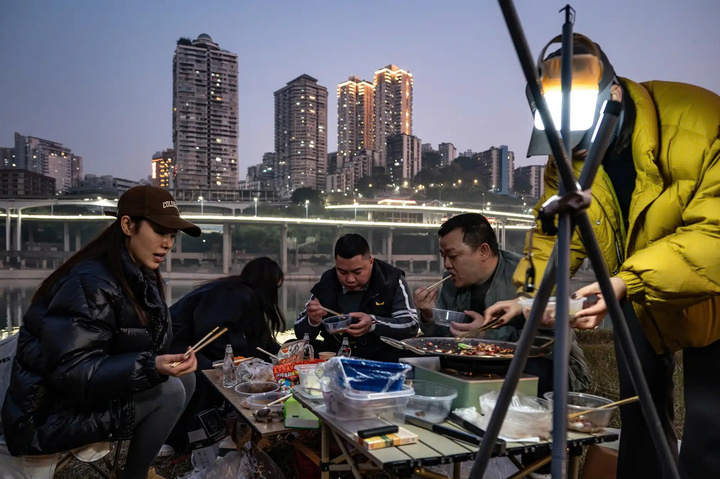 Cuộc sống bên trong thành phố mê cung Trùng Khánh - Ảnh 14