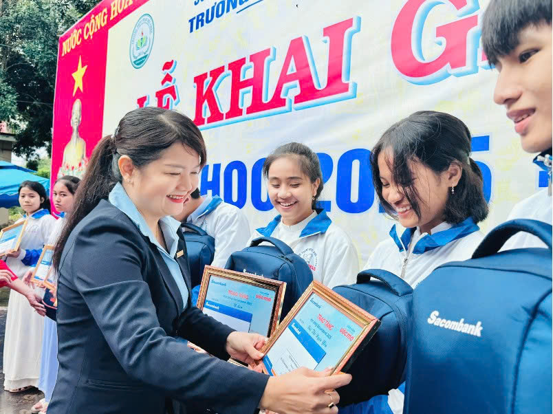 Sacombank “Ươm mầm cho những ước mơ” – Chung tay vun đắp thế hệ trẻ - Ảnh 2