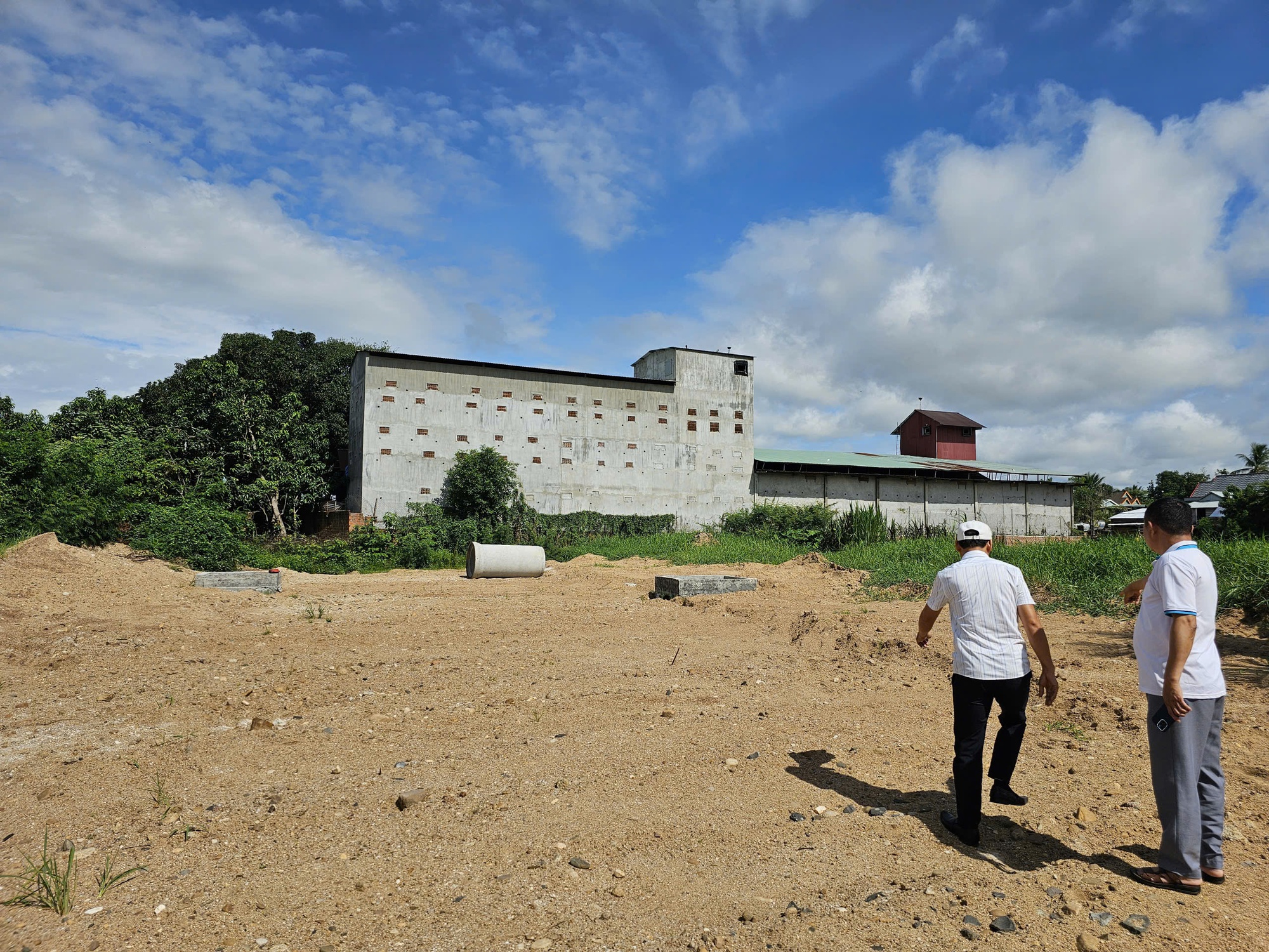 Vụ "chặn thi công đường ở Gia Lai": Lúng túng với căn nhà 3 tầng không được bồi thường - Ảnh 1