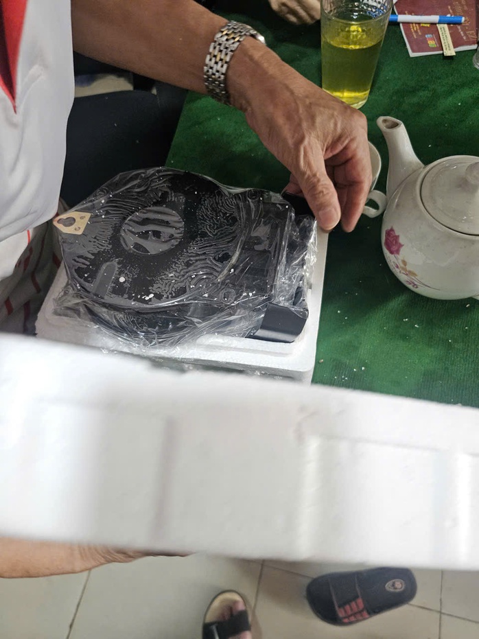 Tổng Công ty Điện lực TP HCM nói gì khi người dân tự lắp công tơ điện để đối chứng? - Ảnh 1