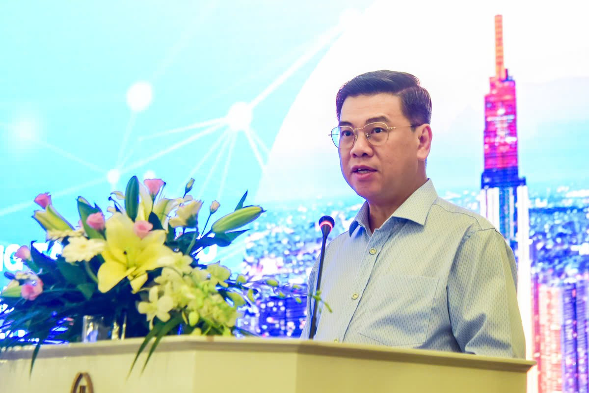 TPHCM sẽ trở thành 'siêu đô thị dịch vụ' của khu vực? - Ảnh 1