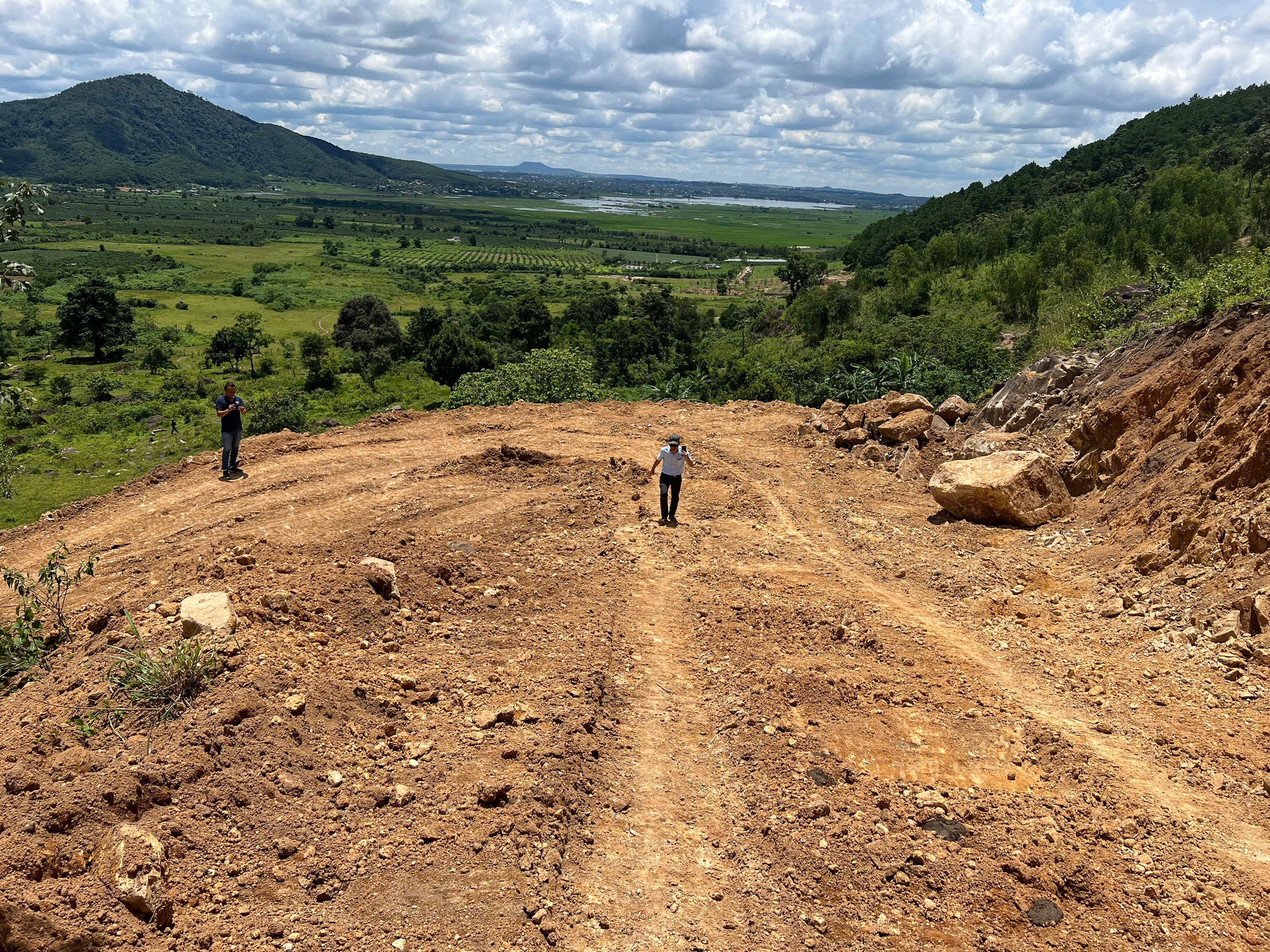 Tỉnh Gia Lai chỉ đạo làm rõ việc núi Chư Nâm bị tàn phá - Ảnh 2