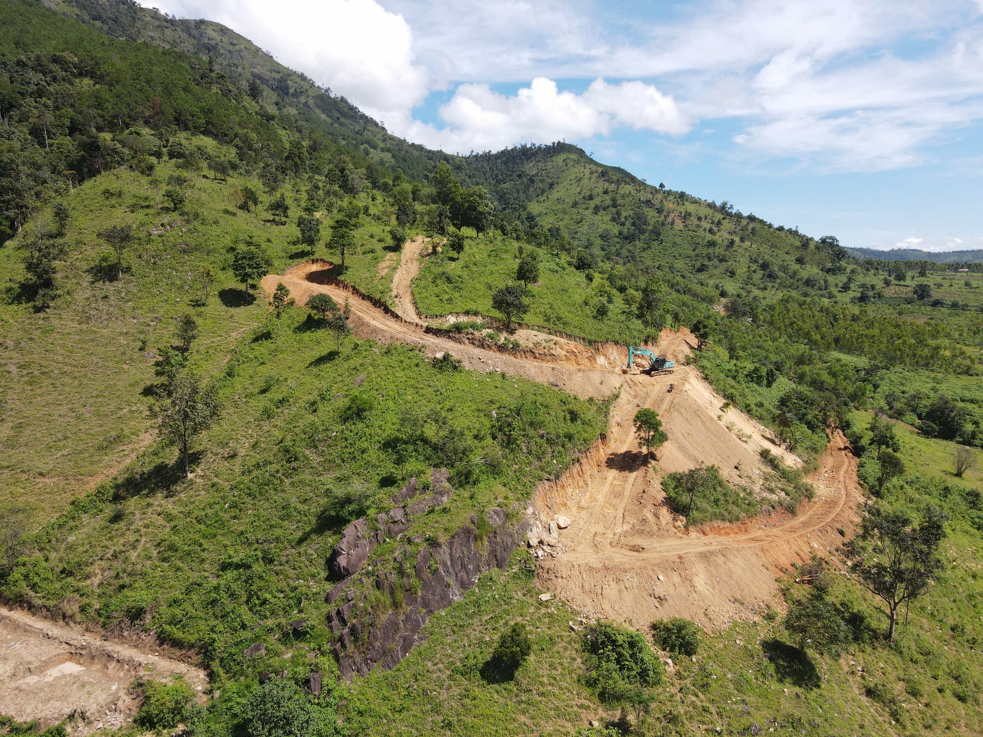 Tỉnh Gia Lai chỉ đạo làm rõ việc núi Chư Nâm bị tàn phá - Ảnh 1