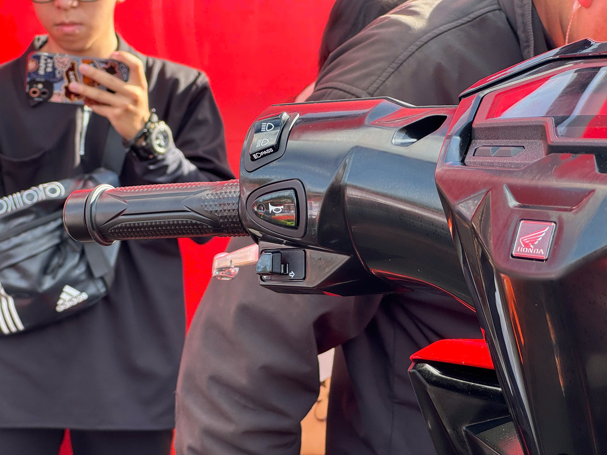 Honda ra mắt 3 xe máy mới: Winner R 'lột xác', ADV350 lần đầu xuất hiện, Rebel 1100 nâng cấp mới - Ảnh 12