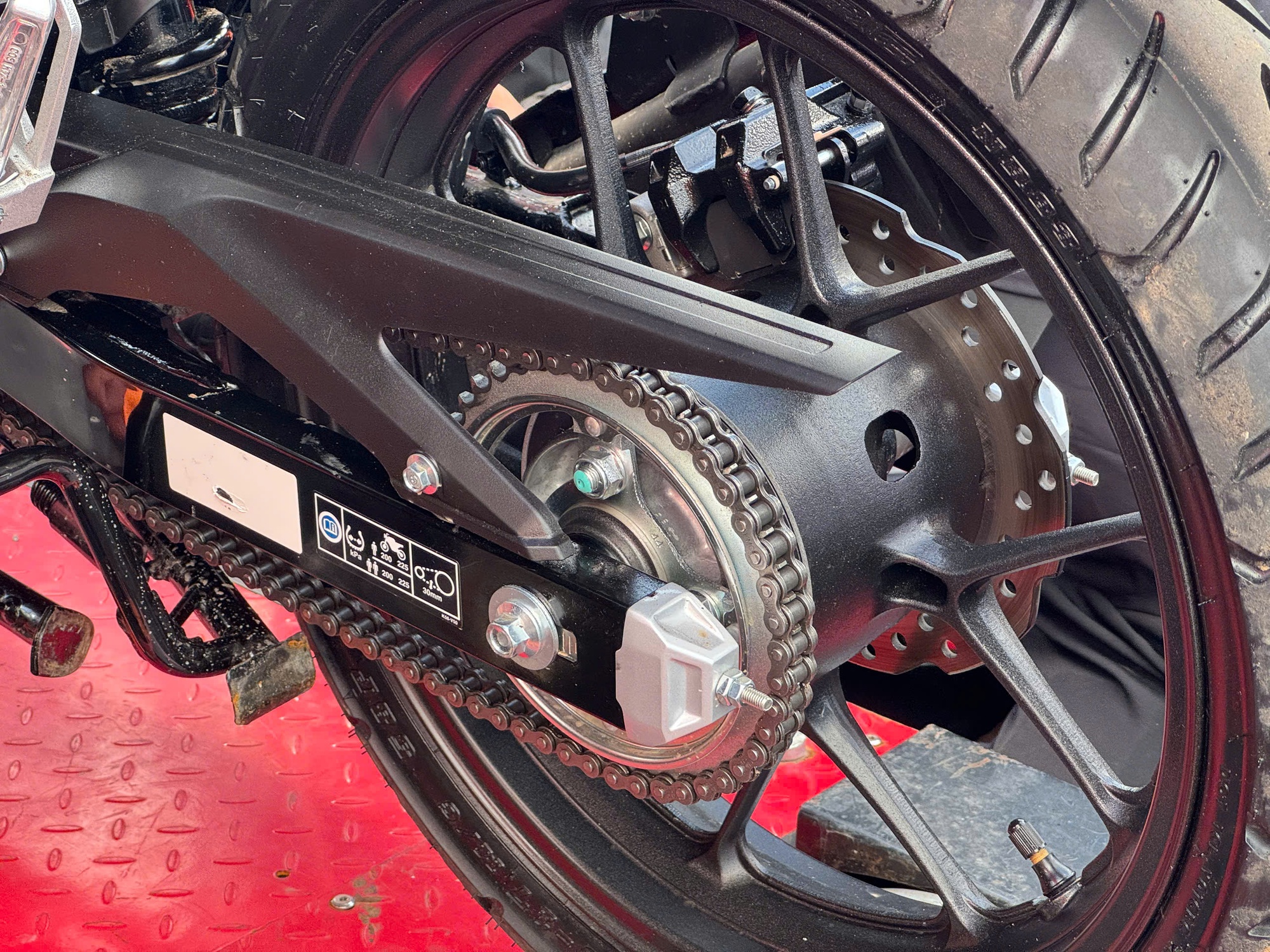 Honda ra mắt 3 xe máy mới: Winner R 'lột xác', ADV350 lần đầu xuất hiện, Rebel 1100 nâng cấp mới - Ảnh 10